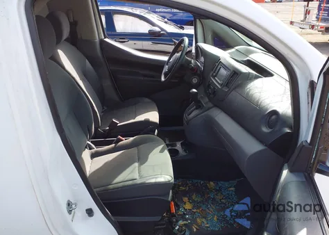 2015 Nissan Nv200 Sv из США, поврежденный, VIN 3N6CM0KN7FK709873